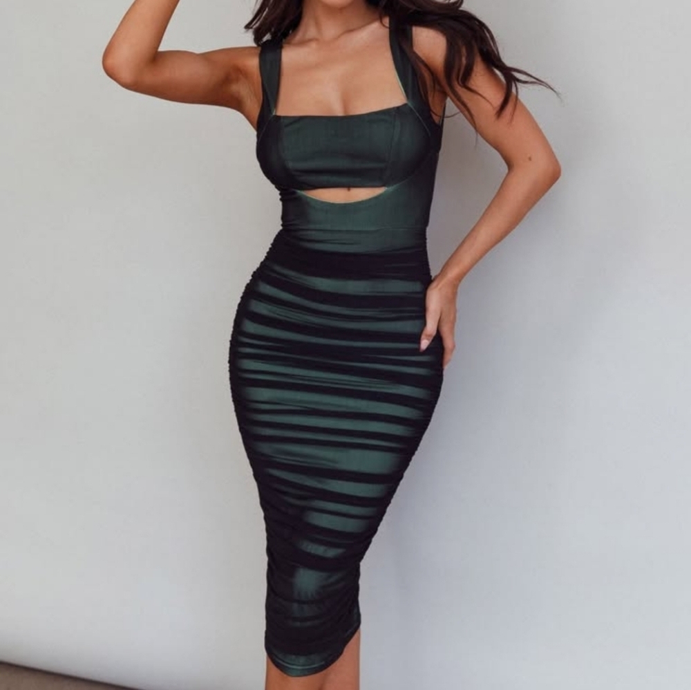 Move Maker Cut-Out Ruched Midi Dress Green/Black